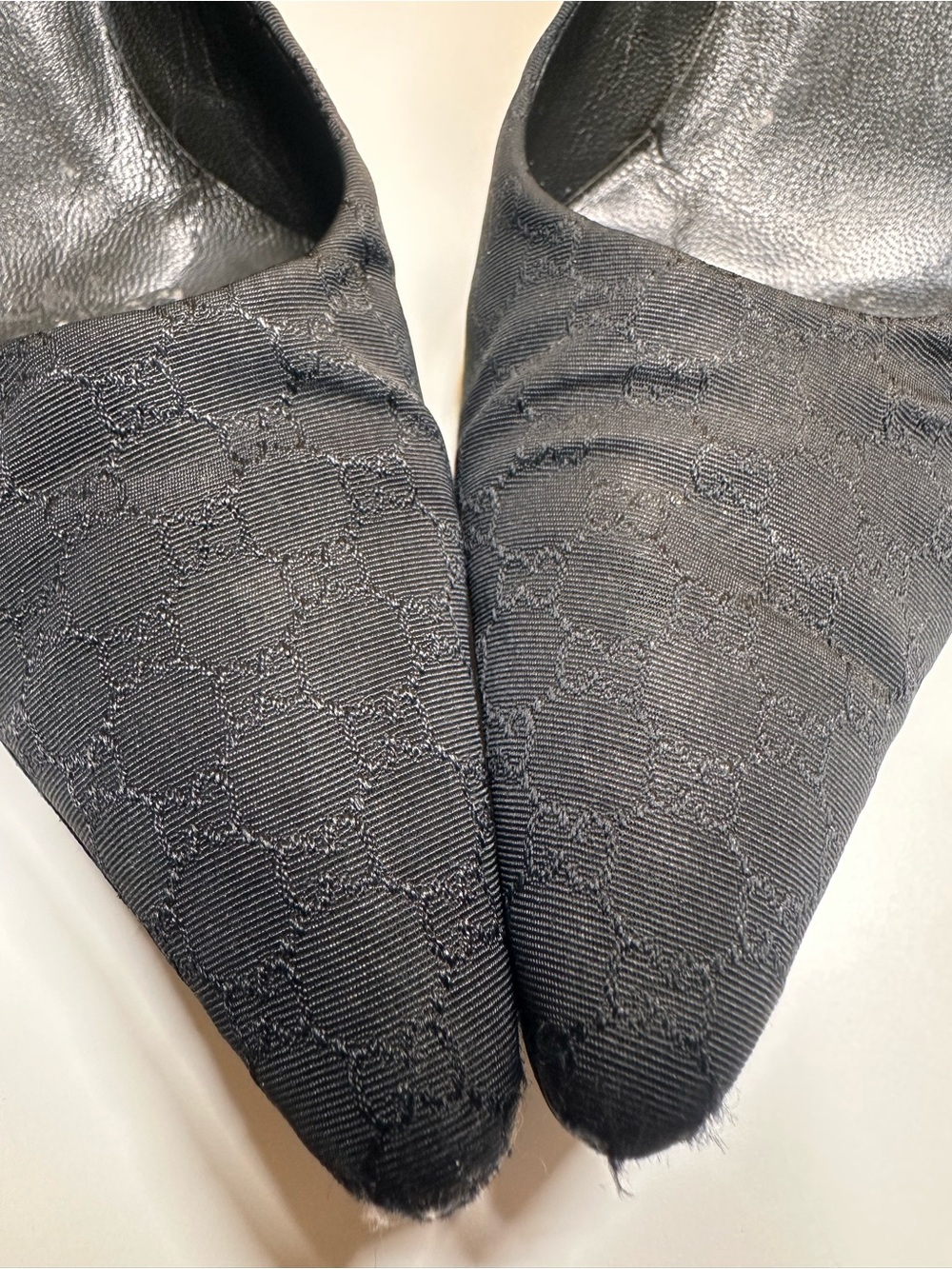 Gucci Black Pointed Toe Jacquard Pumps - Picture 3 of 6